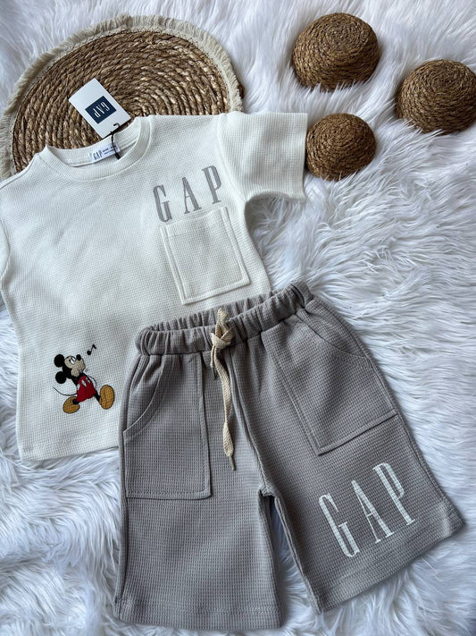 Ensemble avec Mickey Mouse