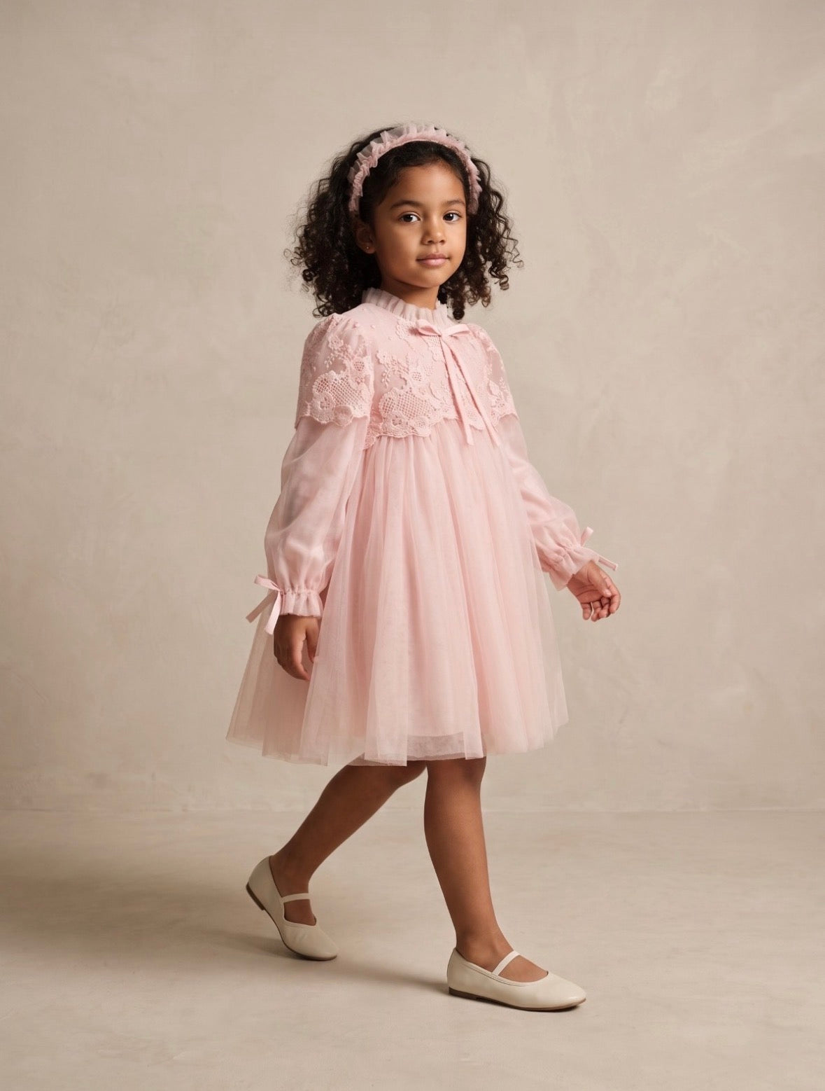 Robe en tulle avec dentelle 2-6ans