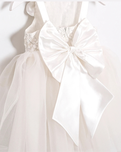 Robe tulle & dentelle avec nœud