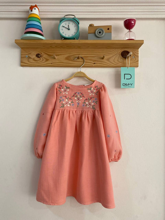 Robe brodée en gaze de coton
